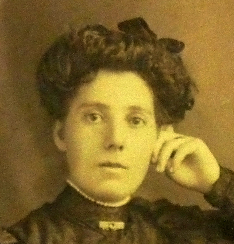 Photo of photos/Martha Ann Harris portrait